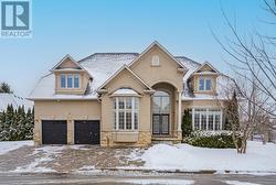 4 BERKSHIRE PLACE  Hamilton, ON L9K 0A9