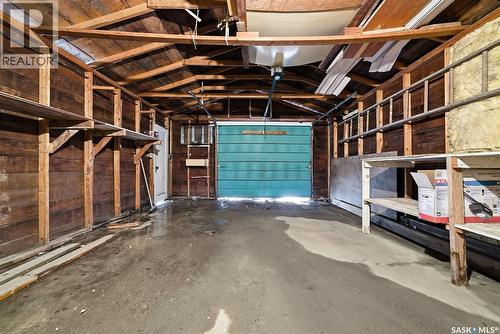 615 Mullin Avenue E, Regina, SK - Indoor Photo Showing Garage