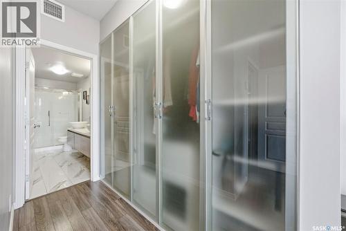 220 225 Maningas Bend, Saskatoon, SK - Indoor Photo Showing Bathroom
