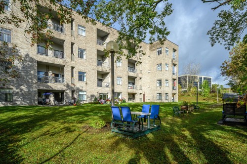 Cour - 203-305 Rue Laviolette, Saint-Jérôme, QC - Outdoor