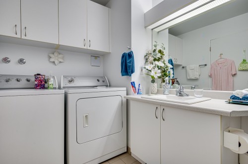 Salle de bains - 203-305 Rue Laviolette, Saint-Jérôme, QC - Indoor Photo Showing Laundry Room