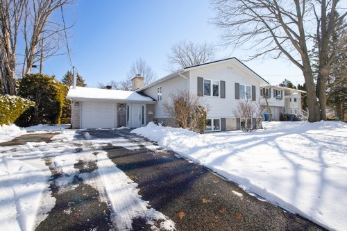 1840 Rue du Bocage  Saint-Bruno-De-Montarville, QC J3V 4M8