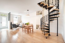 7615 Rue St-André Montréal (Villeray/Saint-Michel/Parc-Extension), QC H2R 2P8