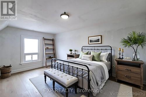 204 Sherman Avenue N, Hamilton, ON - Indoor Photo Showing Bedroom