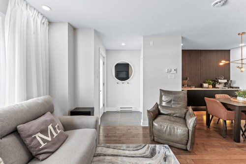 Hall d'entrée/Vestibule - 1531 Rue St-André, L'Assomption, QC - Indoor Photo Showing Living Room