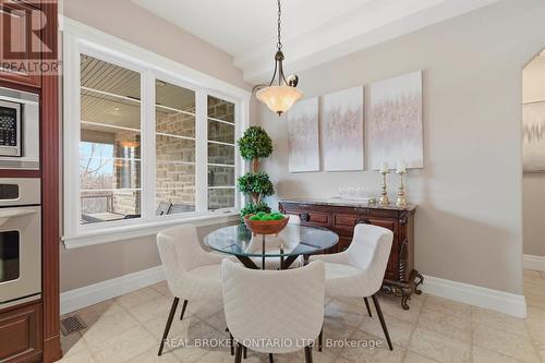 16 Seifert Court, Cambridge, ON - Indoor Photo Showing Dining Room