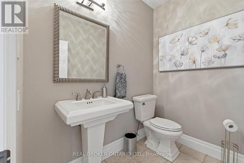 16 Seifert Court, Cambridge, ON - Indoor Photo Showing Bathroom