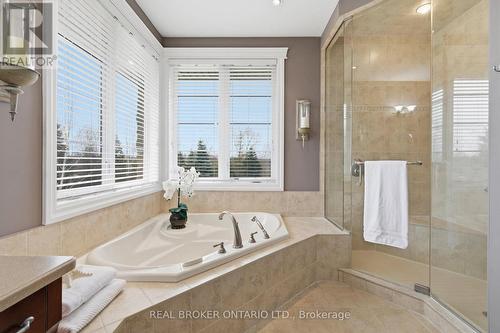 16 Seifert Court, Cambridge, ON - Indoor Photo Showing Bathroom