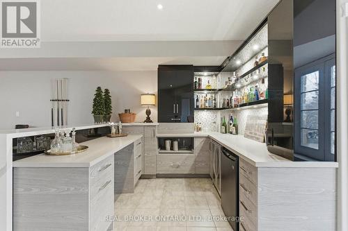 16 Seifert Court, Cambridge, ON - Indoor Photo Showing Kitchen
