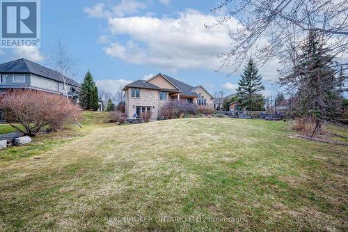 16 Seifert Court, Cambridge, ON - Outdoor