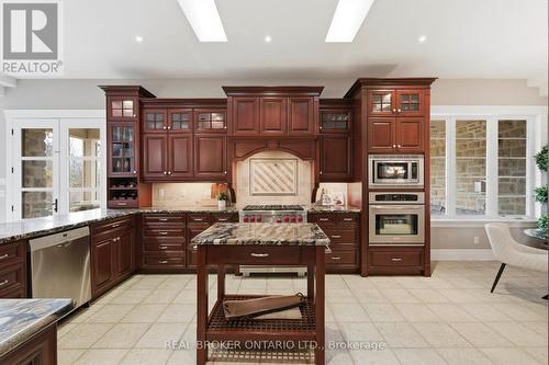16 Seifert Court, Cambridge, ON - Indoor Photo Showing Kitchen With Upgraded Kitchen