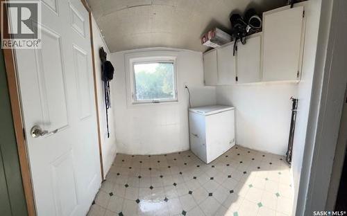 312 Golling Street, Lemberg, SK - Indoor