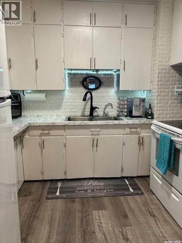 312 Golling Street, Lemberg, SK - Indoor Photo Showing Kitchen With Upgraded Kitchen