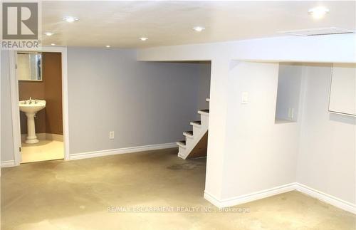 29 Oxford Street, Hamilton, ON - Indoor Photo Showing Other Room