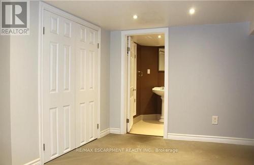 29 Oxford Street, Hamilton, ON - Indoor Photo Showing Other Room