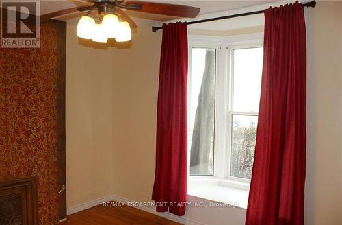 29 Oxford Street, Hamilton, ON - Indoor Photo Showing Other Room