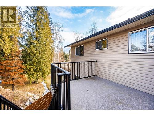 716 Lynnwood Crescent, Castlegar, BC - Outdoor With Deck Patio Veranda With Exterior