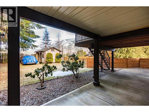 716 Lynnwood Crescent, Castlegar, BC - Outdoor With Deck Patio Veranda