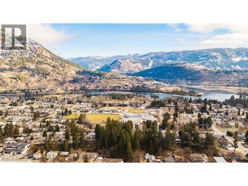 716 Lynnwood Crescent, Castlegar, BC - Outdoor With View