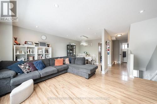 150 - 150 Enderby Crescent, Brampton, ON - Indoor Photo Showing Living Room