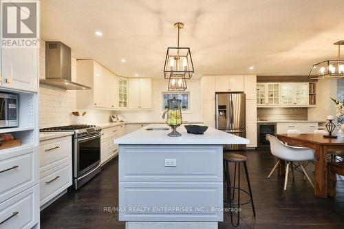 1106 Kos Boulevard, Mississauga, ON - Indoor Photo Showing Kitchen With Upgraded Kitchen