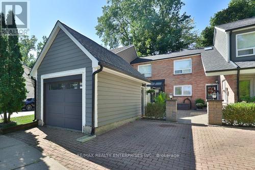 1106 Kos Boulevard, Mississauga, ON - Outdoor With Exterior