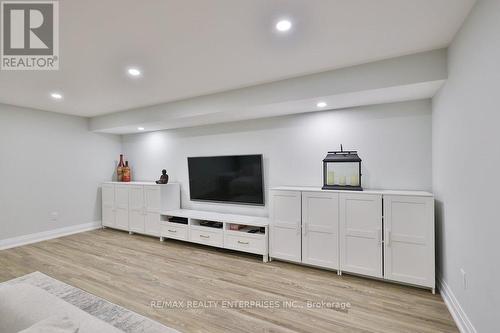 1106 Kos Boulevard, Mississauga, ON - Indoor