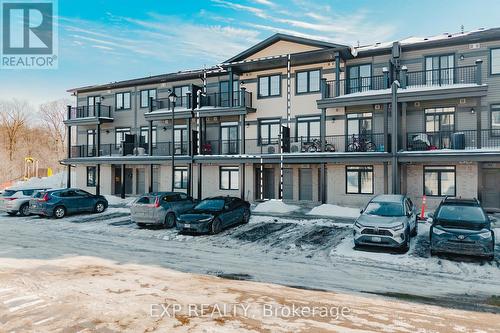 106 LOMOND LANE  Kitchener, ON N2R 0T6