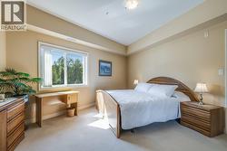 Primary Bedroom - 