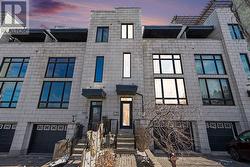 805 KINGSMERE AVENUE  Ottawa, ON K2A 3J8