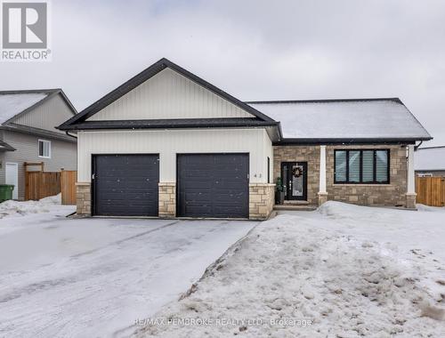 43 LIAM STREET  Petawawa, ON K8H 0G7