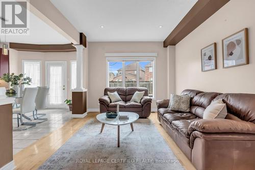 5160 Misty Pine Crescent, Mississauga, ON - Indoor Photo Showing Living Room