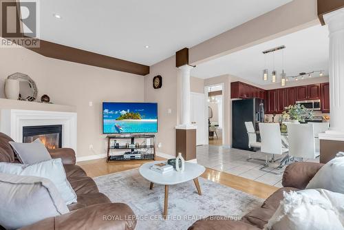 5160 Misty Pine Crescent, Mississauga, ON - Indoor Photo Showing Living Room With Fireplace