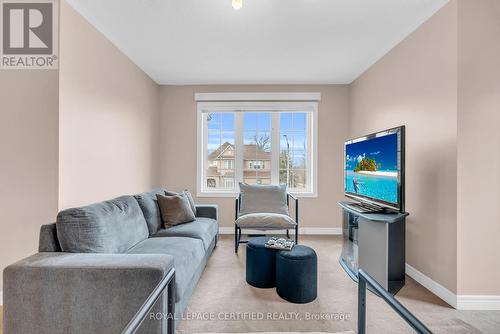 5160 Misty Pine Crescent, Mississauga, ON - Indoor Photo Showing Living Room