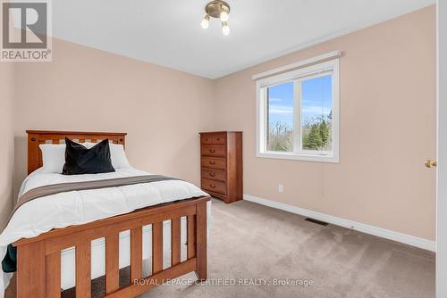 5160 Misty Pine Crescent, Mississauga, ON - Indoor Photo Showing Bedroom