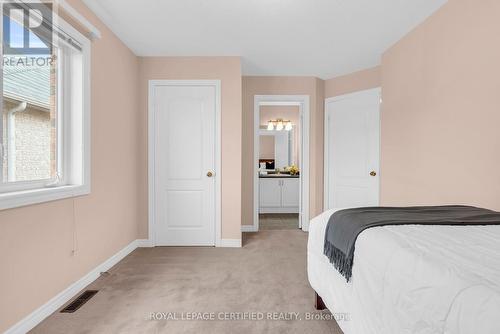 5160 Misty Pine Crescent, Mississauga, ON - Indoor Photo Showing Bedroom