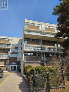 307 - 2 VALHALLA INN ROAD S Toronto, ON M9B 6C3