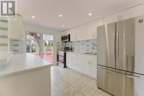 51 Camrose Court, Kitchener, ON - Indoor Photo Showing Kitchen