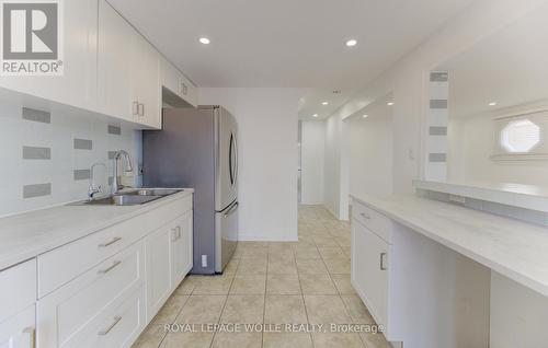 51 Camrose Court, Kitchener, ON - Indoor Photo Showing Kitchen