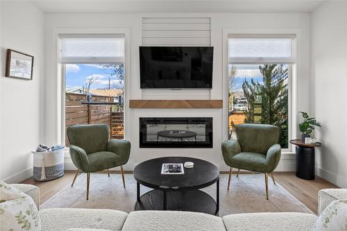 2-887 Morrison Avenue  Kelowna, BC V1Y 5E6