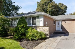 30 Bledlow Manor Drive Toronto, ON M1E 1B2
