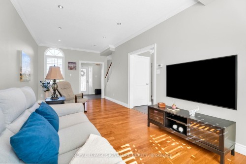 21 Bushberry Road, Brampton, ON - Indoor Photo Showing Living Room