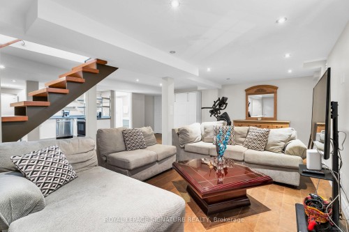 21 Bushberry Road, Brampton, ON - Indoor Photo Showing Living Room