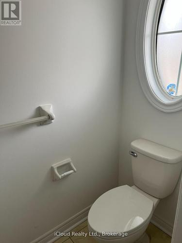 3956 Manatee Way, Mississauga, ON - Indoor Photo Showing Bathroom