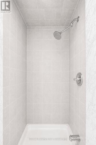 3956 Manatee Way, Mississauga, ON - Indoor Photo Showing Bathroom