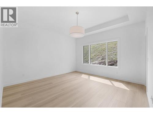 442 Arrowleaf Rise, Coldstream, BC - Indoor Photo Showing Other Room