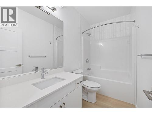 442 Arrowleaf Rise, Coldstream, BC - Indoor Photo Showing Bathroom