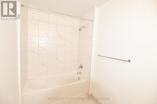 2411 - 1435 Celebration Drive, Pickering, ON - Indoor Photo Showing Bathroom