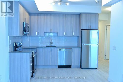2411 - 1435 Celebration Drive, Pickering, ON - Indoor Photo Showing Kitchen