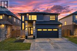 8 MYRTLE Street Fonthill, ON L0S 1E6